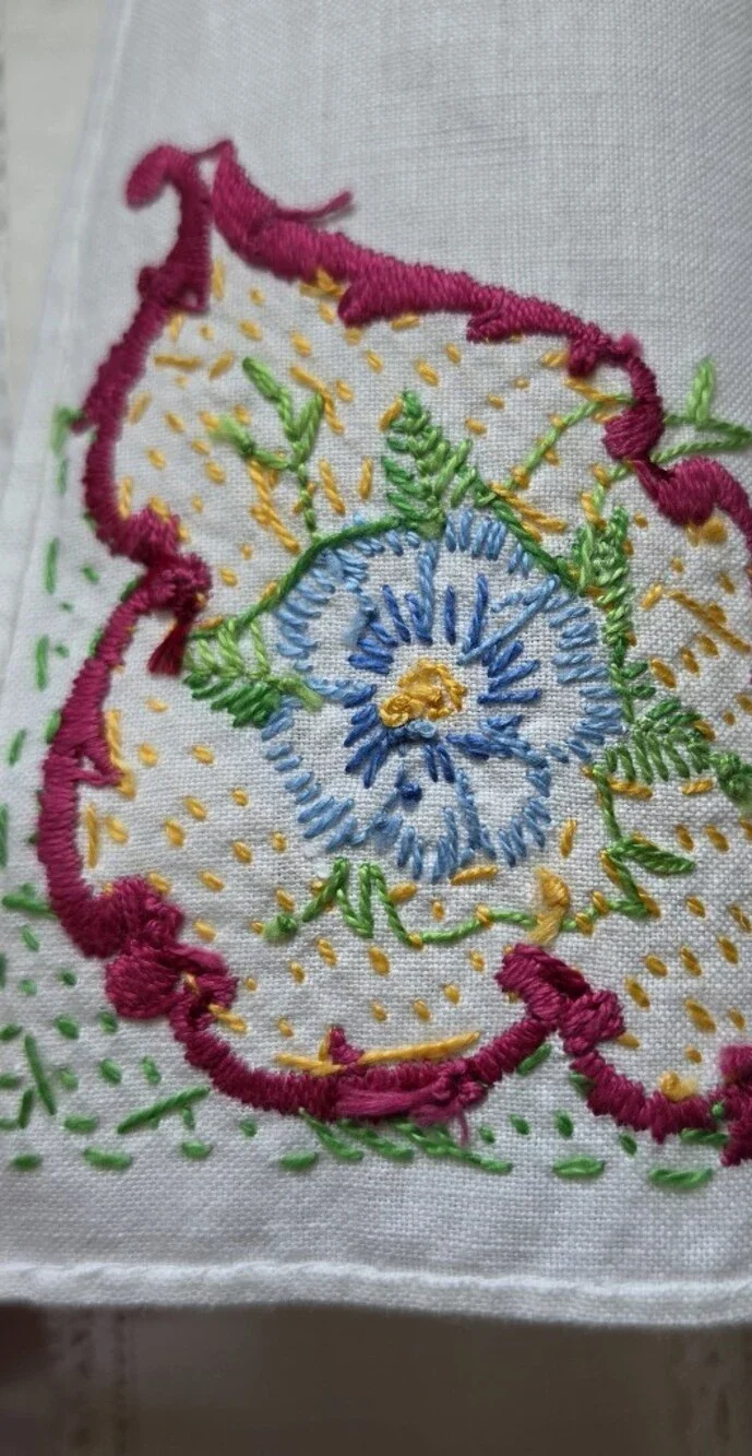 THIS A PAIR OF BOLD HAND EMBROIDERED VINTAGE TEA TOWELS